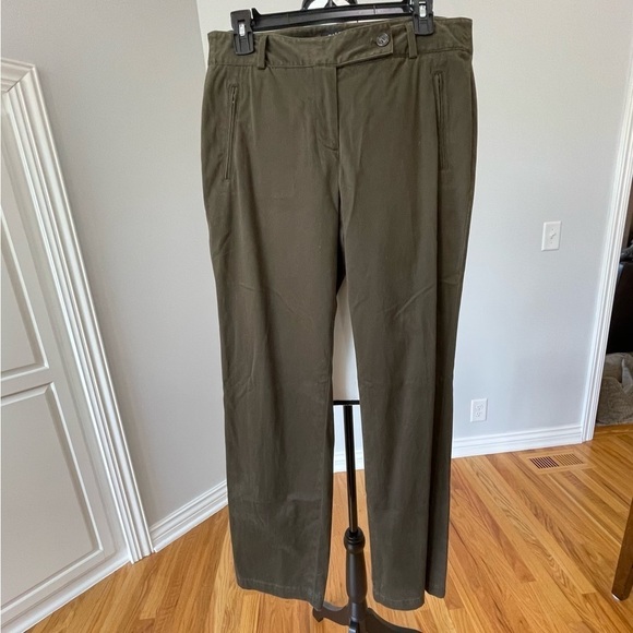 Talbots Signature pants in a size 8 with zippered front pockets in army green - Picture 1 of 14